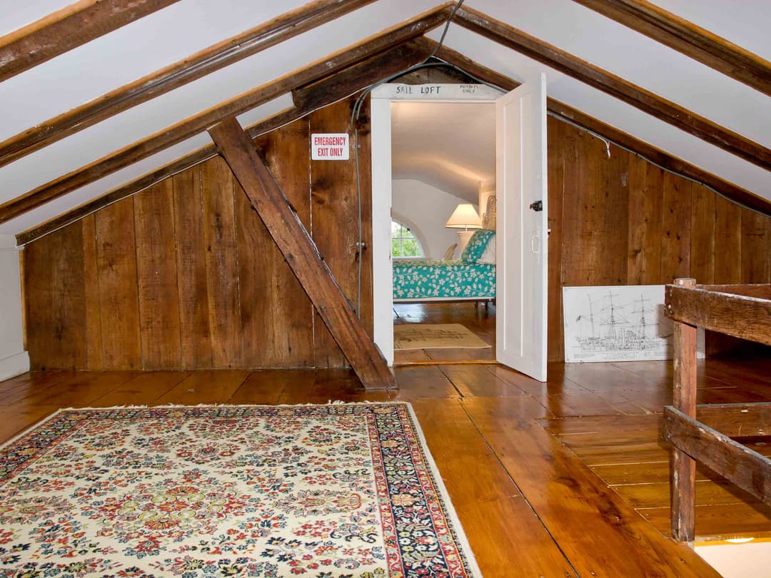 3-10-sailloft-landing