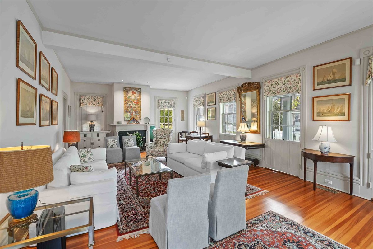 Martha’s Vineyard Houses for Rent: That Offer an Authentic Island Living Experience